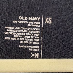 Old Navy Black Vest *WITH POCKETS* 😉